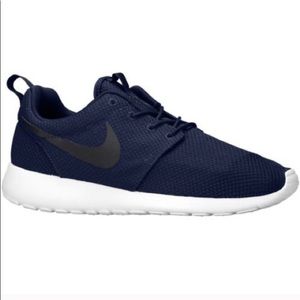 Women’s NIKE Roshes